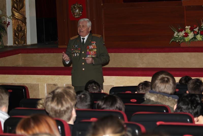 Саратовский военный институт Росгвардии открыл свои двери для школьников