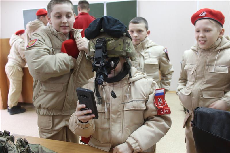 Юнармейцы Оренбурга провели день в отряде спецназа Росгвардии 