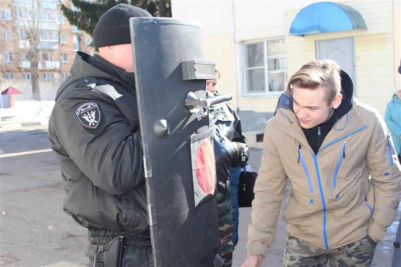 Более 200 детей посетили военно-патриотическое мероприятие в управлении Росгвардии во Владимире