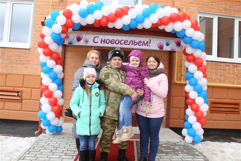 Новые служебные квартиры для семей военнослужащих Северо-Западного округа Росгвардии приняли своих жильцов