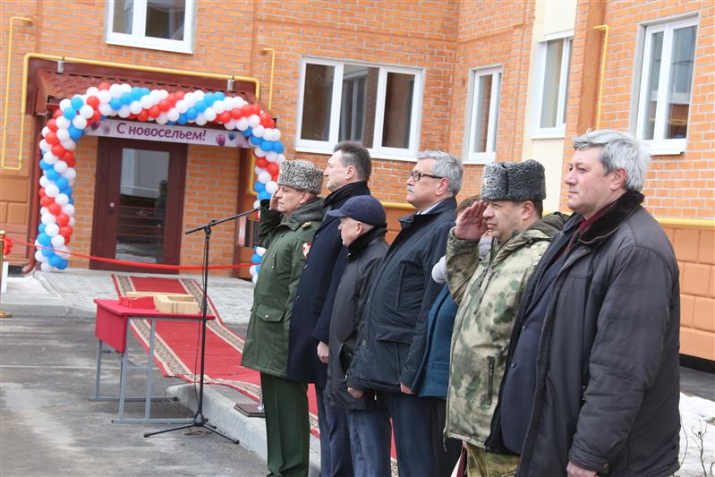 Новые служебные квартиры для семей военнослужащих Северо-Западного округа Росгвардии приняли своих жильцов