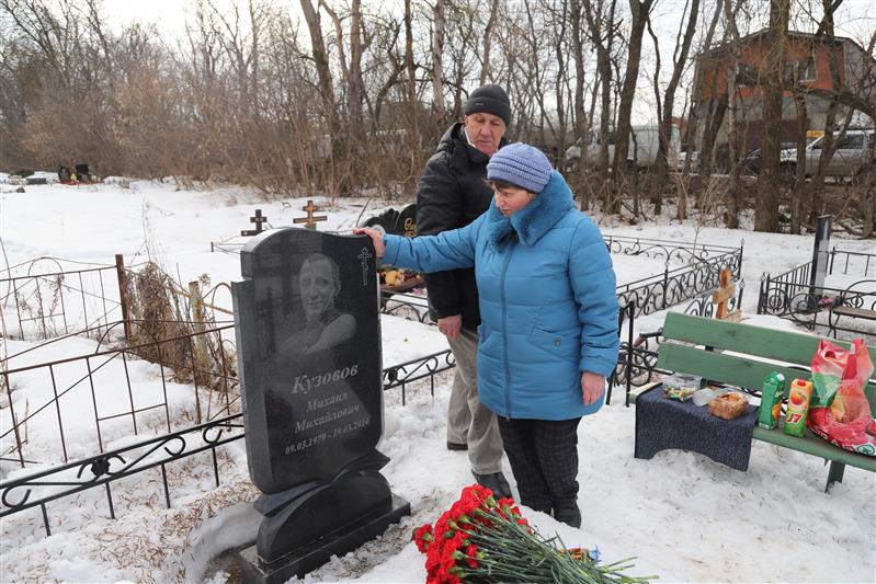 В Брянске и Туле сотрудники Росгвардии почтили память погибших собровцев
