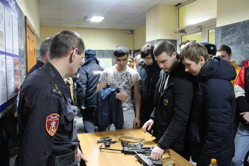 Екатеринбургские студенты стали гостями городского управления вневедомственной охраны