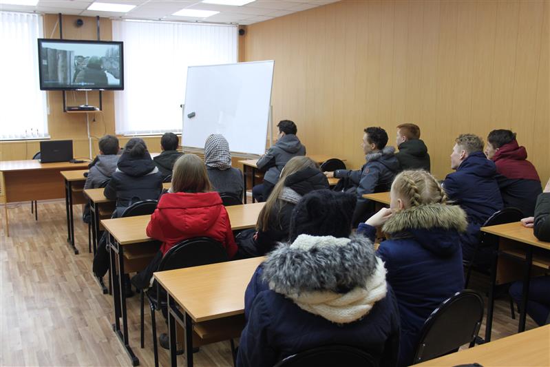 Школьники побывали в гостях у марийского ОМОН