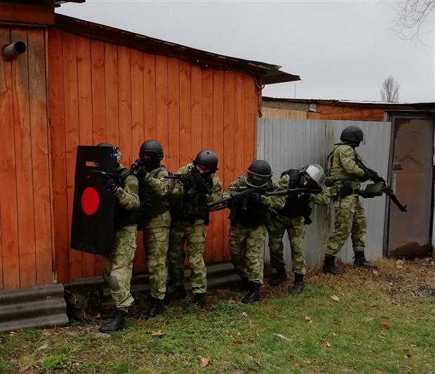В Северной Осетии сотрудники владимирского ОМОН задержали мужчину, находившегося в федеральном розыске
