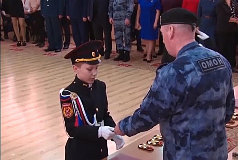 Ученики ижевского профильного класса Росгвардии произнесли кадетскую  клятву (видео)