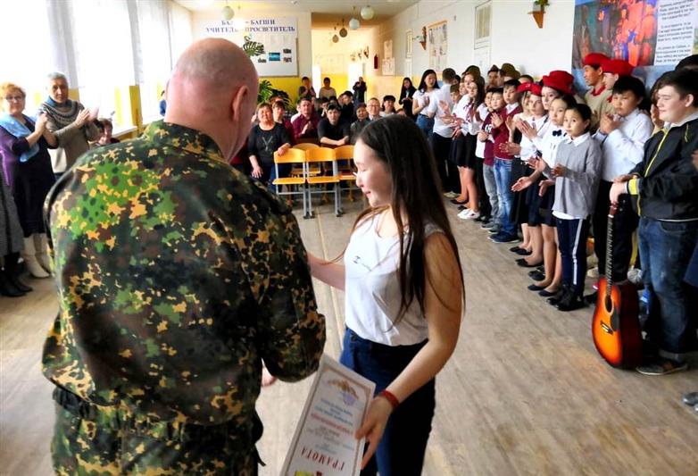 Калмыцкие росгвардейцы провели для школьников турнир по топографии памяти павшего воина правопорядка