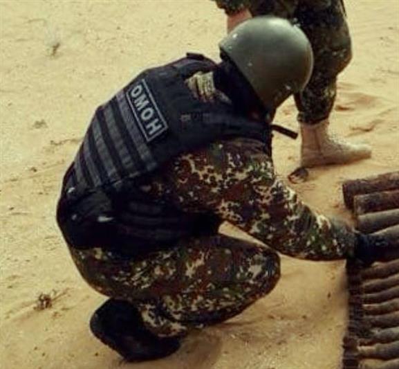 Взрывотехники калмыцкого ОМОН обследовали найденные в степи боеприпасы времен Великой Отечественной войны