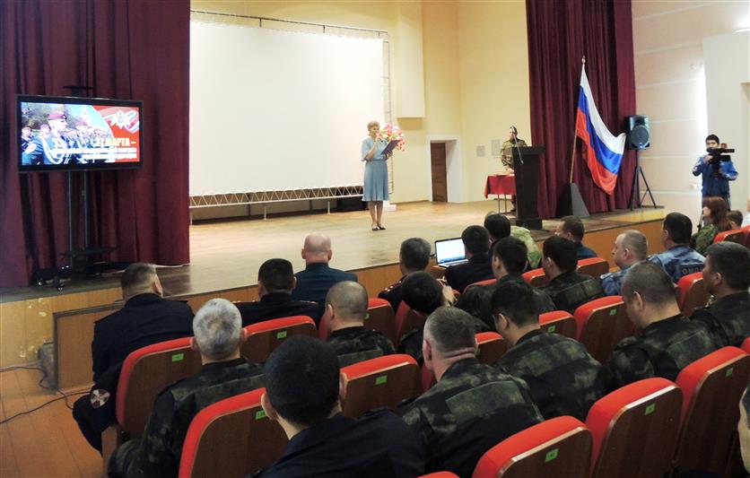 Военнослужащие и сотрудники Южного округа Росгвардии отметили профессиональный праздник (фото)