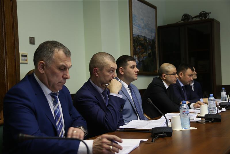 В комитете Госдумы по безопасности и противодействию коррупции состоялось заседание рабочей группы по контролю за оборотом оружия и частной охранной деятельностью