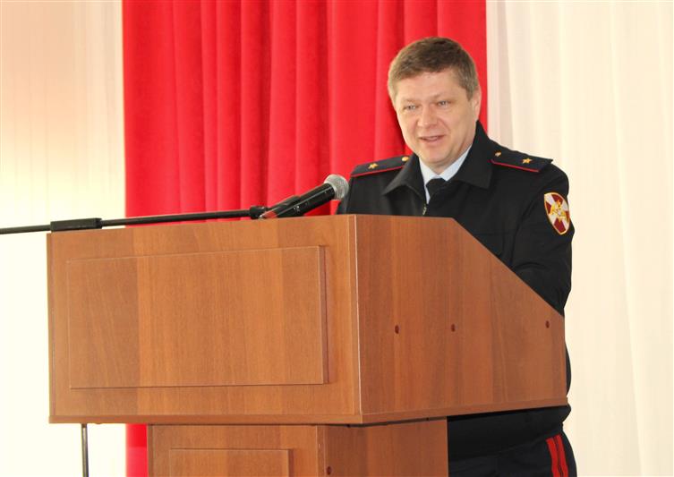 Военнослужащие и сотрудники Южного округа Росгвардии поздравили своих коллег-женщин с наступающим 8 марта (видео)