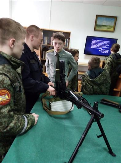  В преддверии Дня Росгвардии представители ведомства провели Урок мужества для  школьников Вологды