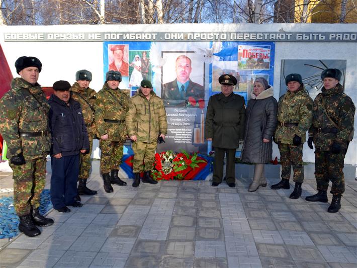 В преддверии Дня Росгвардии военнослужащие ангарской воинской части ведомства почтили память своего погибшего товарища 