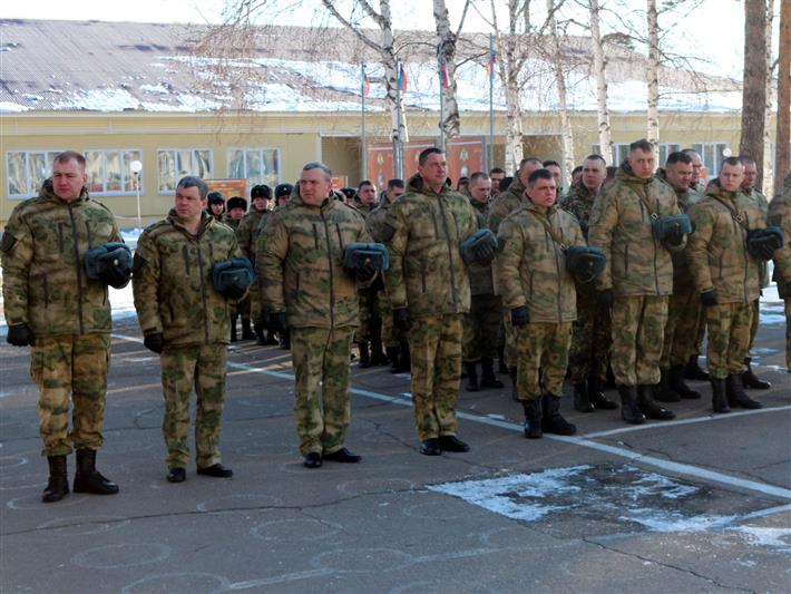 В преддверии Дня Росгвардии военнослужащие ангарской воинской части ведомства почтили память своего погибшего товарища 