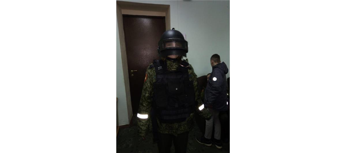  В преддверии Дня Росгвардии представители ведомства провели Урок мужества для  школьников Вологды