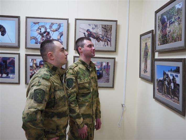 Фотовыставка «Росгвардия. Хранители спокойствия» открылась в Белгороде