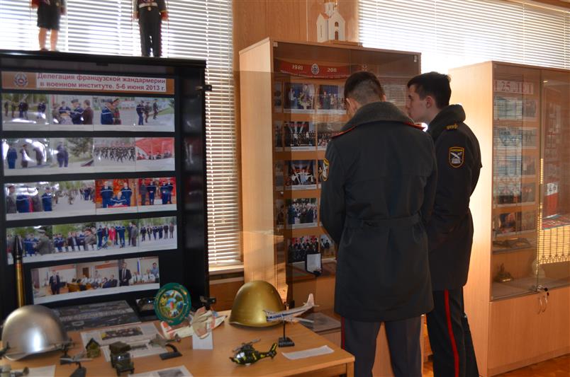 Воспитанники кадетского корпуса имени Героя России Федора Кузьмина посетили с экскурсией Пермский военный институт Росгвардии