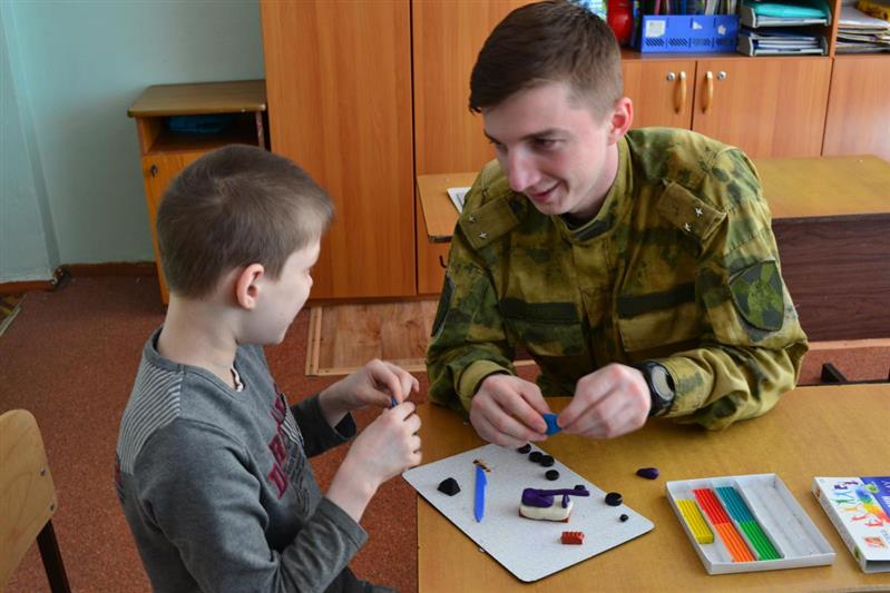 Благотворительную акцию для детей провели росгвардейцы во Владивостоке 