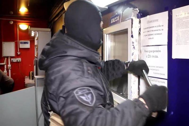 При участии ОМОН в Улан-Удэ пресечена деятельность групп, занимавшихся незаконной организацией азартных игр