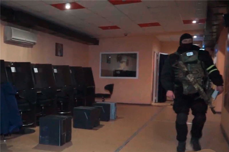 При участии ОМОН в Улан-Удэ пресечена деятельность групп, занимавшихся незаконной организацией азартных игр