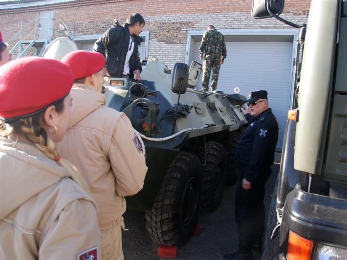 Школьники и студенты Хакасии побывали в гостях у спецназа Росгвардии	