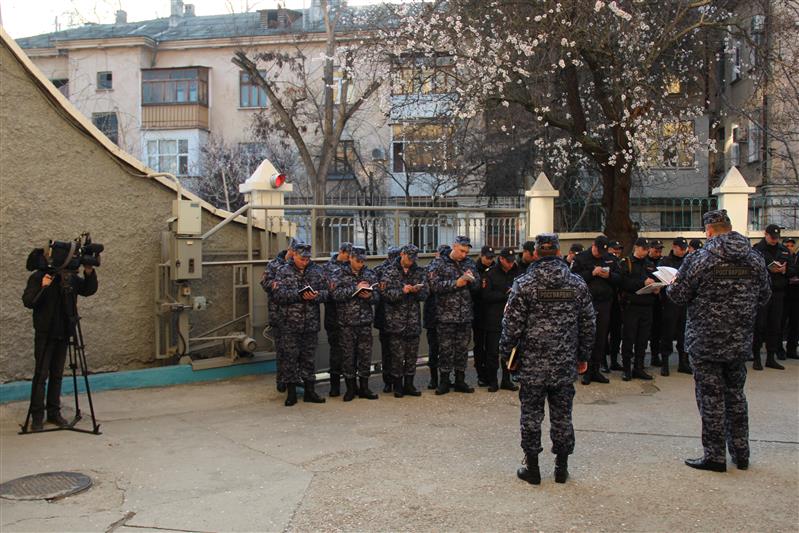 В преддверии Дня Росгвардии севастопольский телеканал «НТС» снял сюжет о работе сотрудников вневедомственной охраны