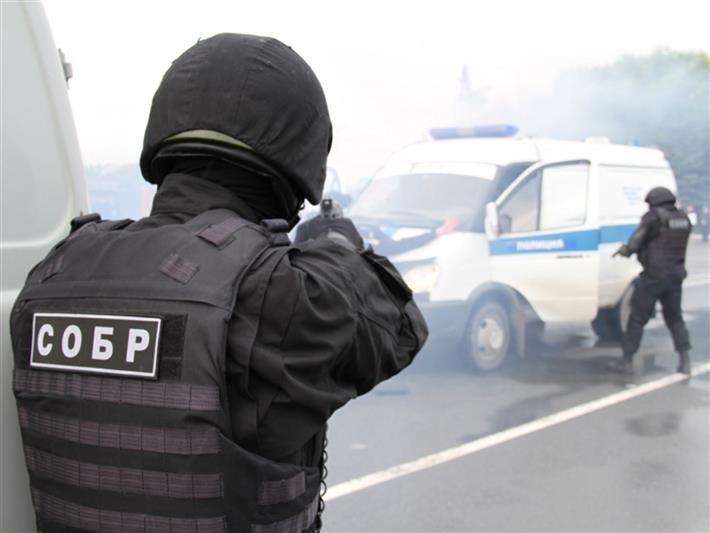 При содействии СОБР в Иркутске  по горячим следам задержаны подозреваемые в грабеже