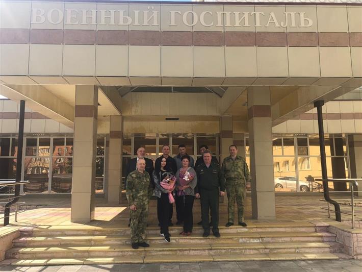В преддверии Дня Росгвардии представители руководства управления ведомства по Карачаево-Черкесии навестили военнослужащих и сотрудников, проходящих лечение в госпитале