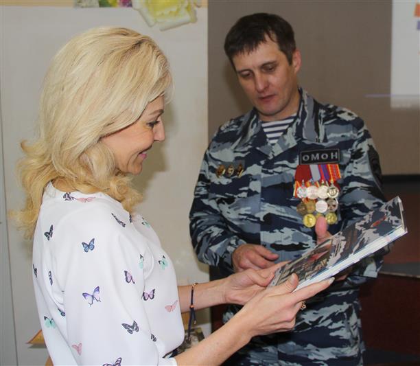 В Тюмени состоялась встреча школьников  с  ветераном ОМОН