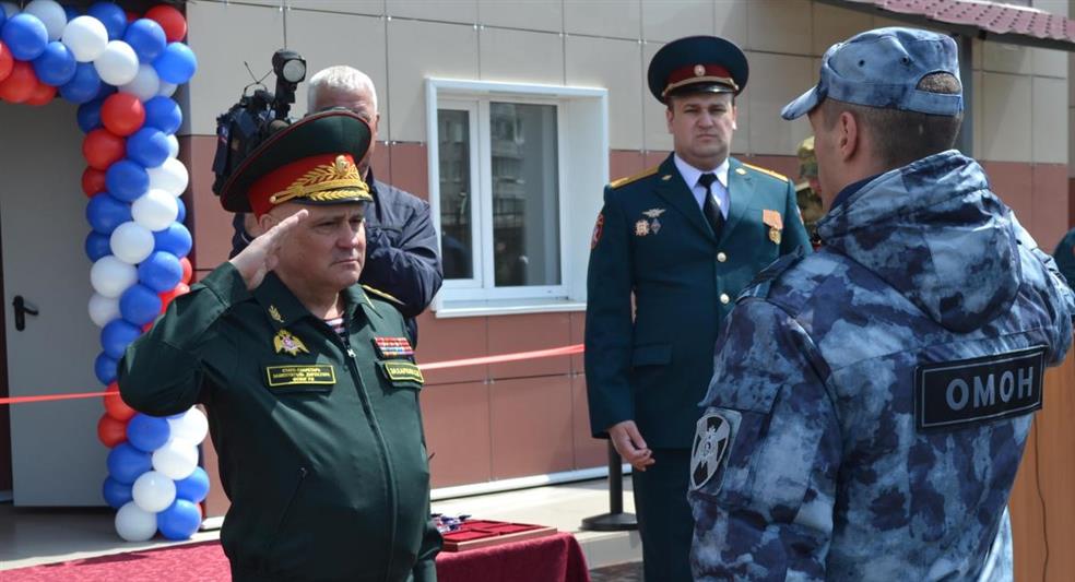 Во Владивостоке 60 семей военнослужащих и сотрудников Росгвардии стали новоселами  (фото, видео)