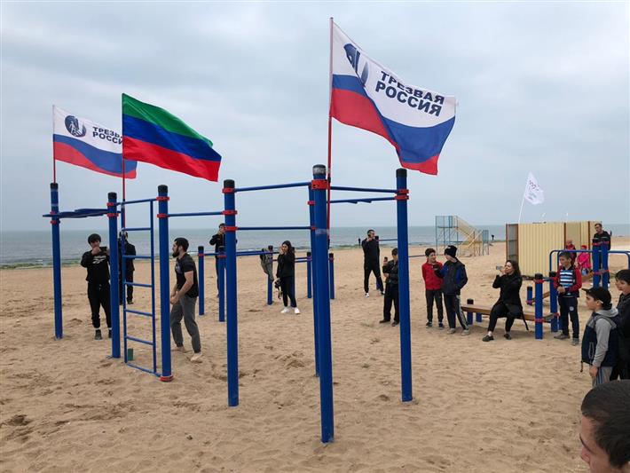 В Дербенте Росгвардия приняла участие в открытии воркаут-площадки проекта «Трезвая Россия»