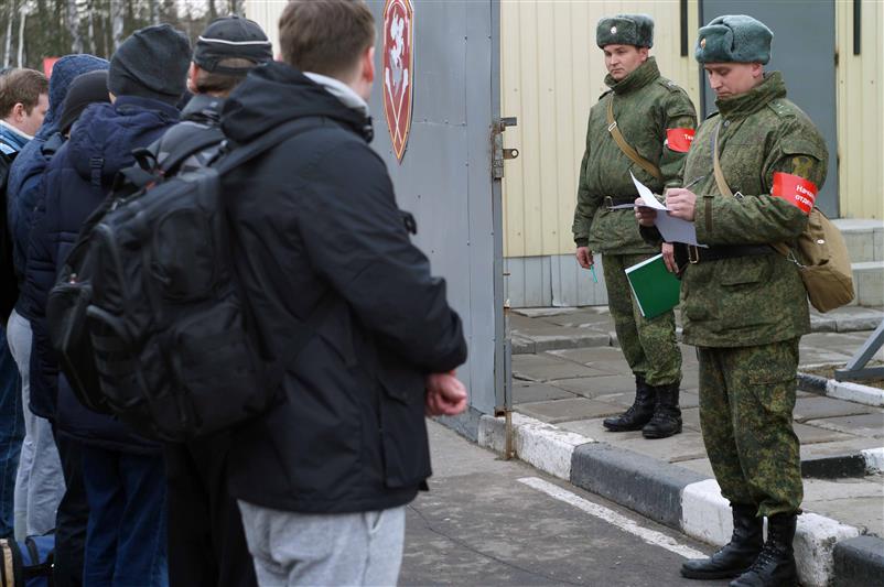 В учебном полку Центрального округа Росгвардии прошли военные сборы граждан, пребывающих в запасе (фото)