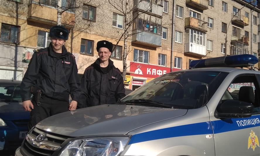 Наряд вневедомственной охраны в Вологде оказал помощь подростку, обнаруженному на улице без сознания