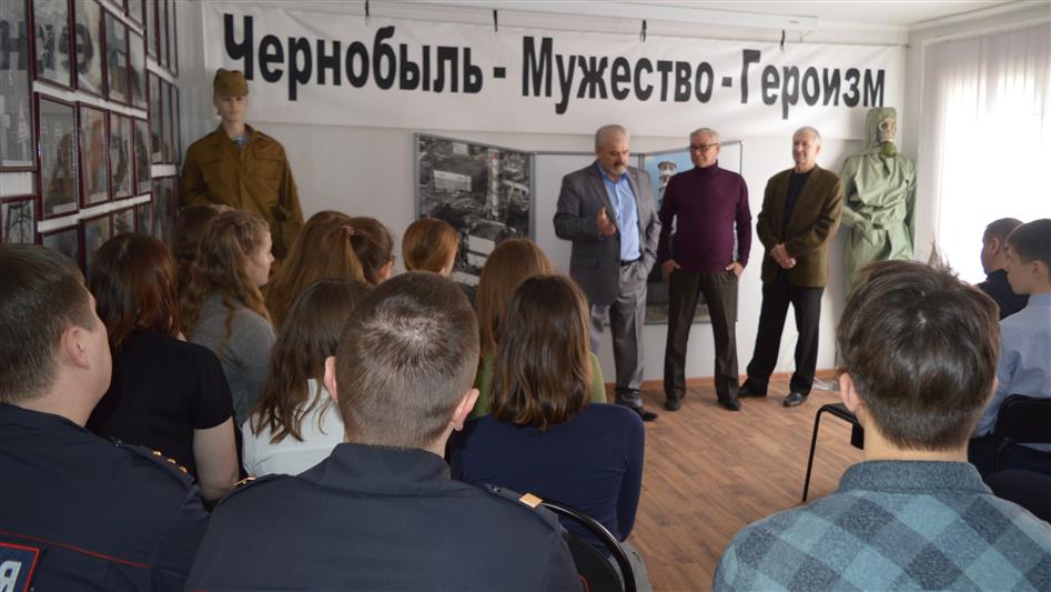 Югорские росгвардейцы встретились с ликвидаторами последствий чернобыльской аварии