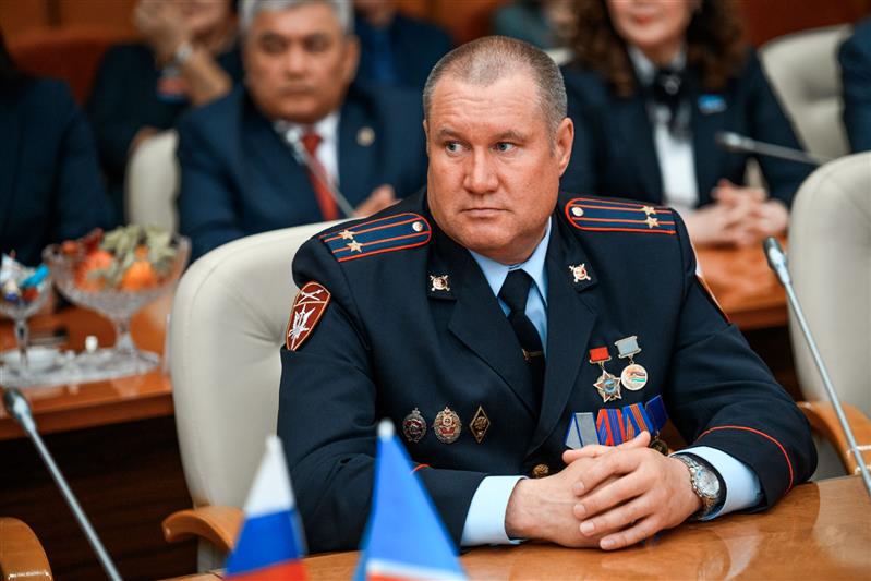 Начальник Управления Росгвардии по Республике Саха (Якутия) и заместитель командира якутского ОМОН удостоены региональных наград 
