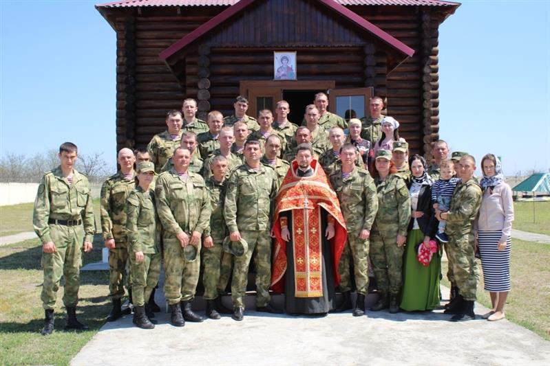 В грозненском соединении Росгвардии прошли пасхальные богослужения