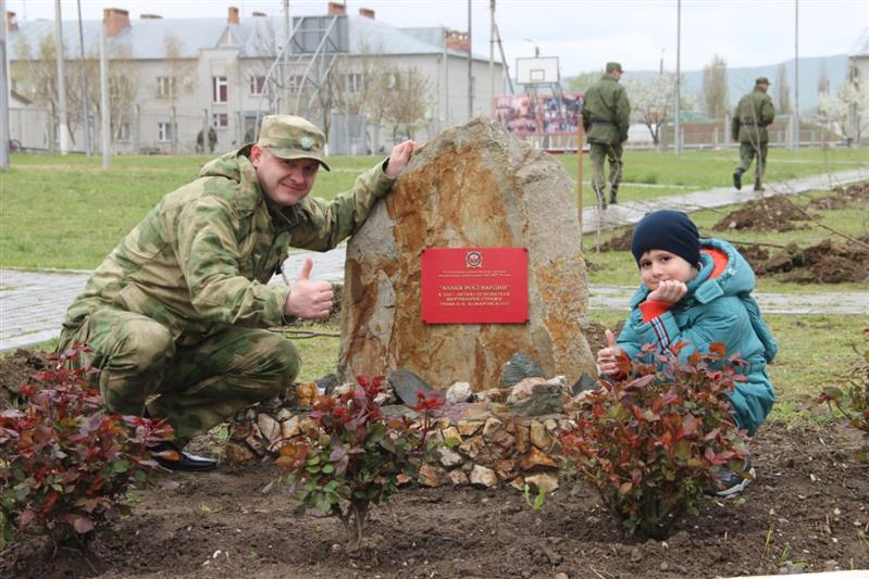 На Северном Кавказе продолжается акция «Аллея Росгвардии» (фото)