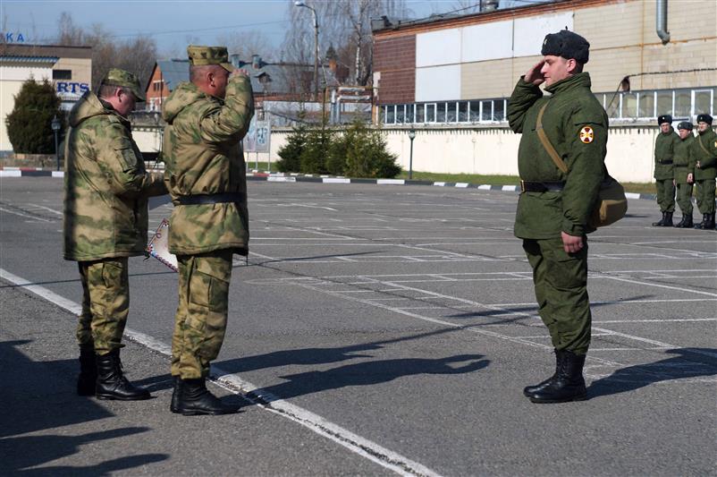 В учебном полку Центрального округа Росгвардии прошли военные сборы граждан, пребывающих в запасе (фото)
