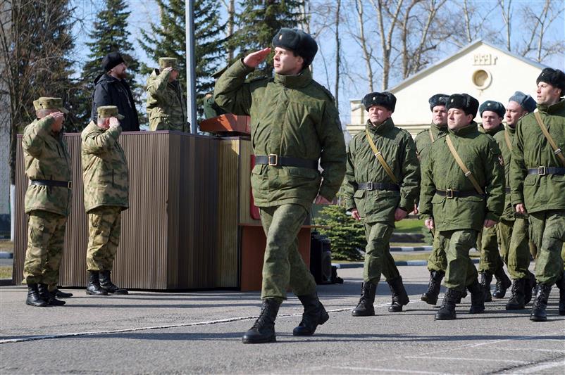 В учебном полку Центрального округа Росгвардии прошли военные сборы граждан, пребывающих в запасе (фото)