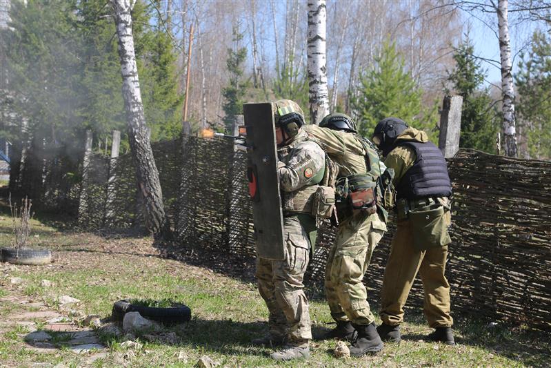 Тульские СОБР и ОМОН завершили полевой выход