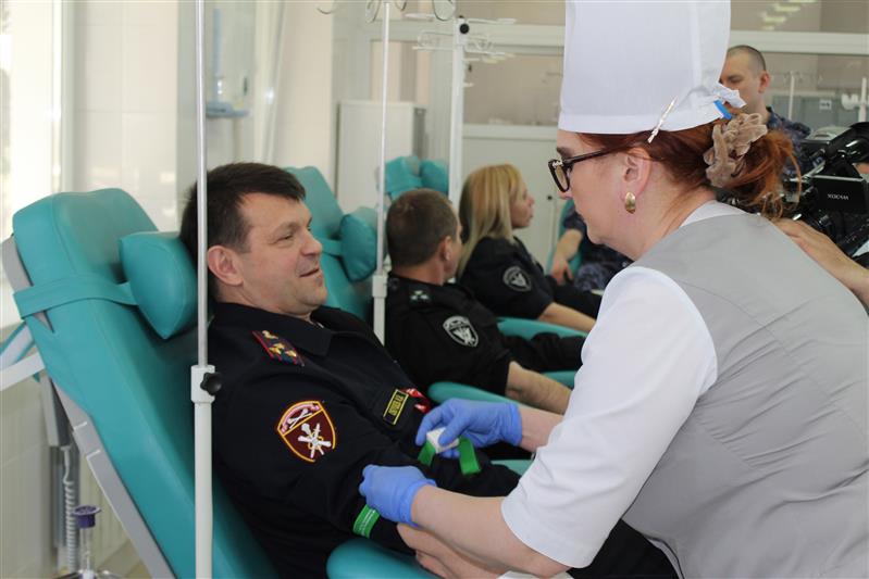 Курские росгвардейцы поучаствовали в донорской акции