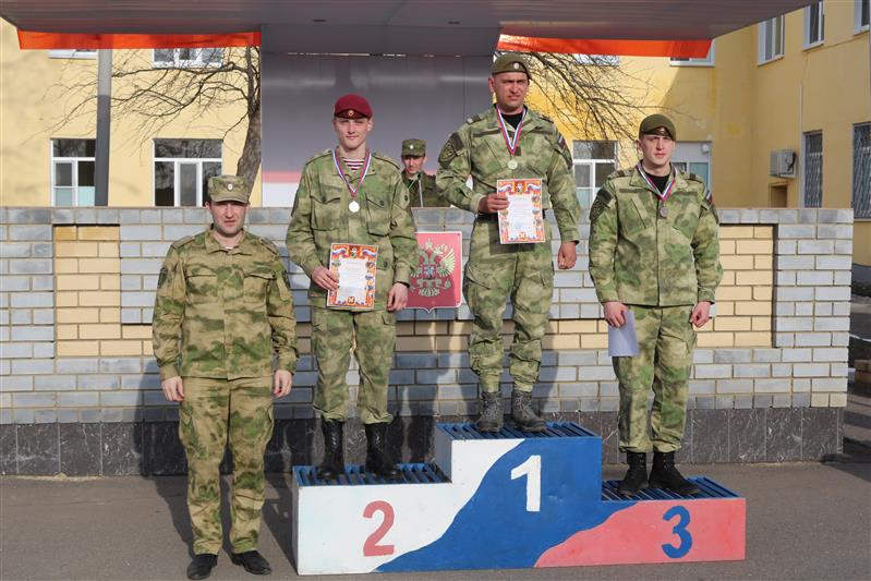 В саровском соединении Росгвардии прошел чемпионат по стрельбе в честь 100-летия со дня рождения М.Т. Калашникова