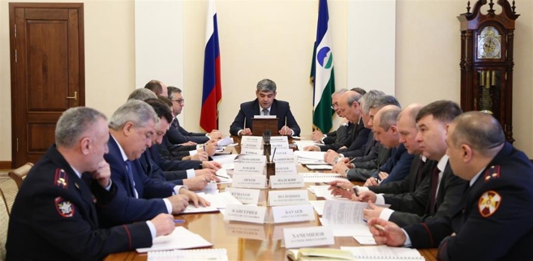 Представитель Росгвардии принял участие в заседании АТК и Оперативного штаба Кабардино-Балкарии по вопросам обеспечения безопасности в майские праздники