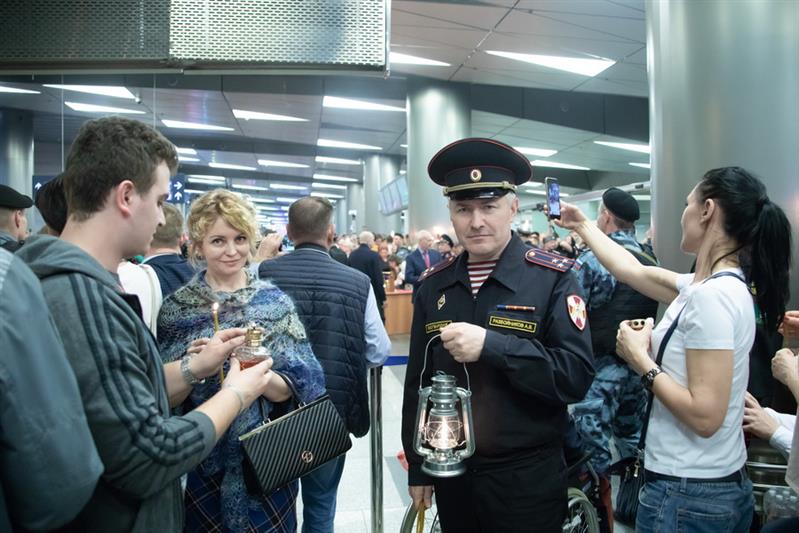 Благодатный огонь из Иерусалима доставят в главный храм Росгвардии (видео)