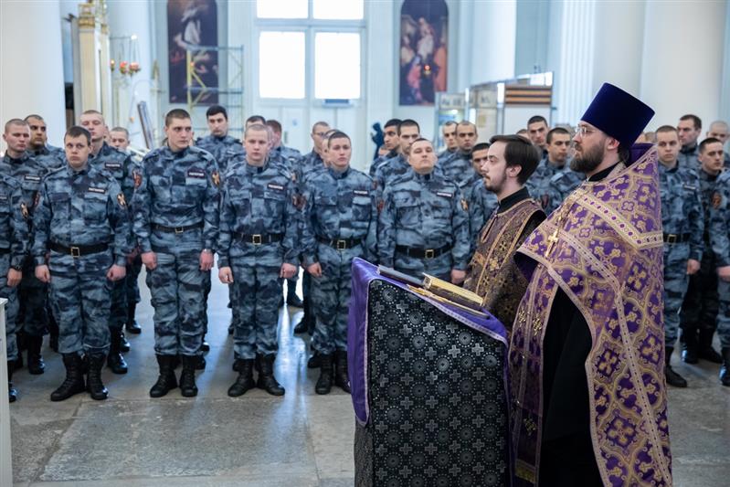 Молебен в соборе Лейб-гвардии Измайловского полка