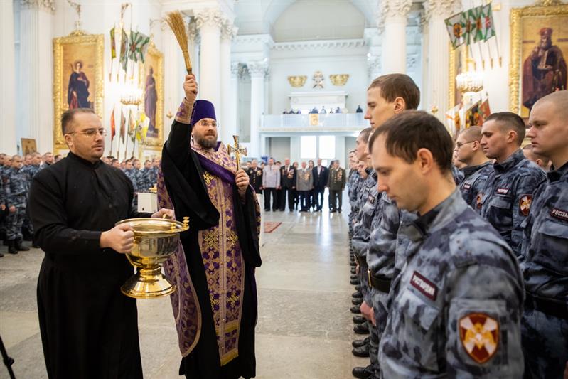 Молебен в соборе Лейб-гвардии Измайловского полка