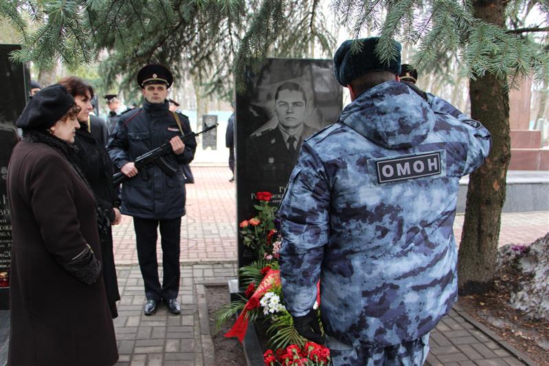 В Курске состоялись мероприятия, посвященные годовщине со дня рождения павшего омоновца, Героя России Андрея Хмелевского