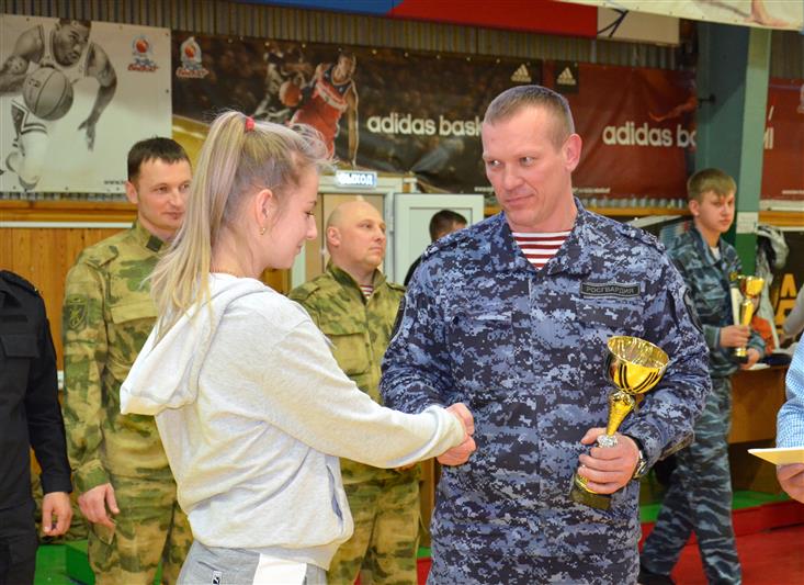 Тамбовские росгвардейцы организовали юношеский спортивный праздник, посвященный Дню войск национальной гвардии