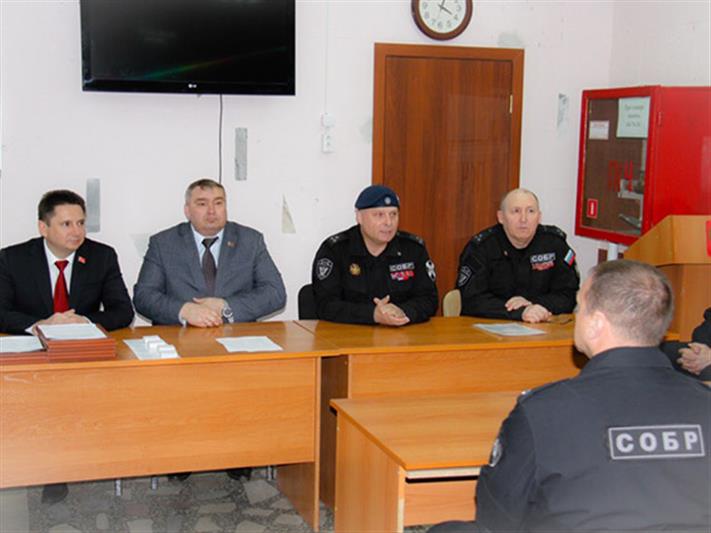 Председатель Совета народных депутатов Кузбасса посетил базу кемеровского СОБР