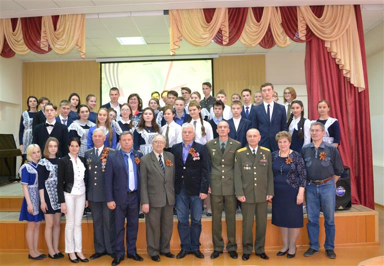 В ходе патриотической акции Росгвардии ульяновские школьники встретились с Героем России